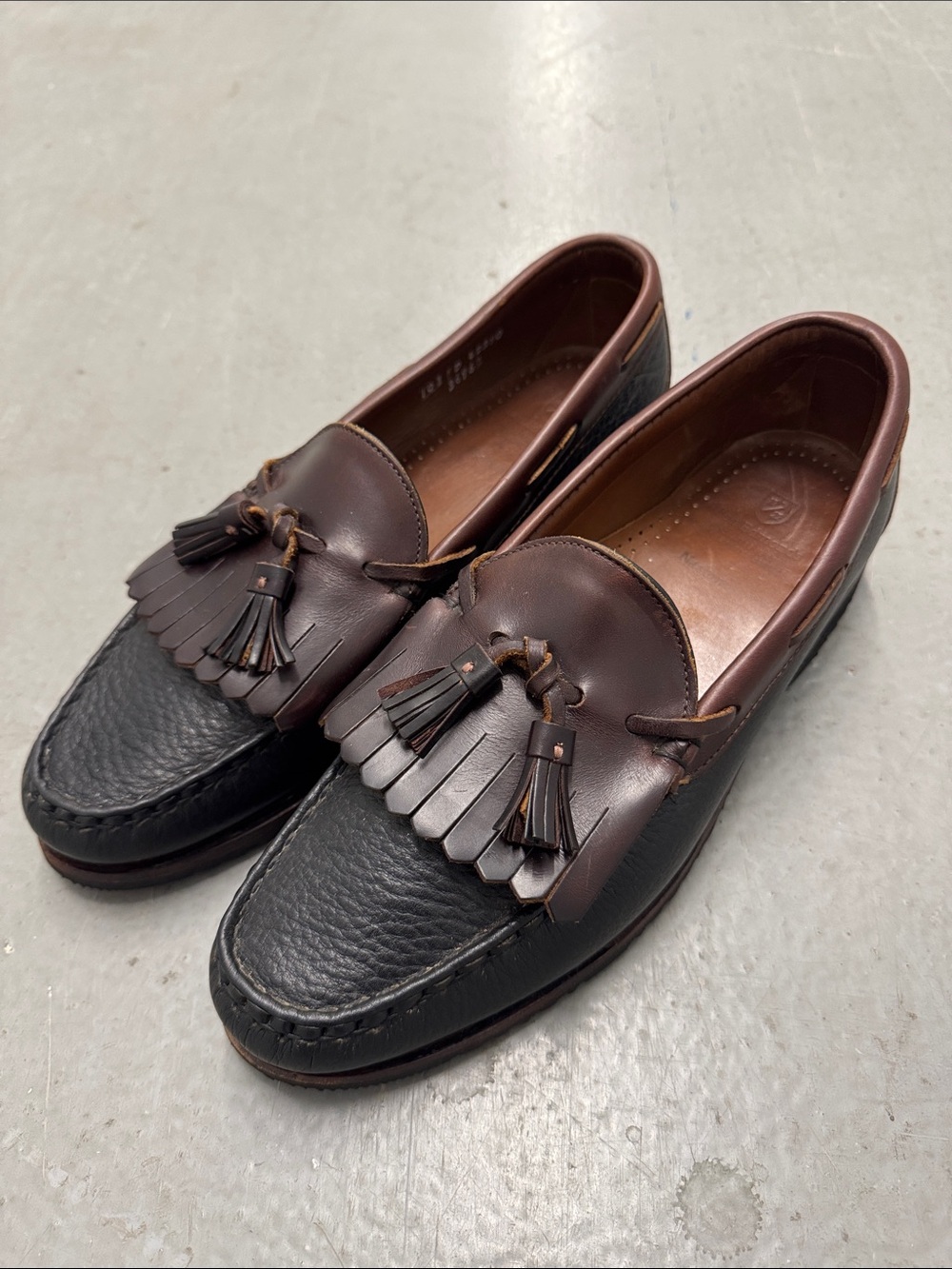 Allen Edmonds Nashua Two-Tone Brown and Black Tassel Loafers Size 10